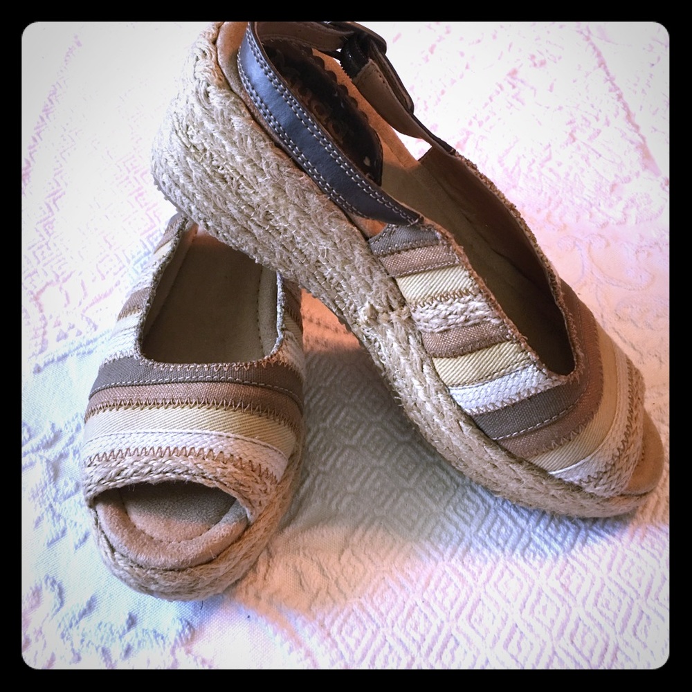 Mudd Neutral Multicolor Espadrilles